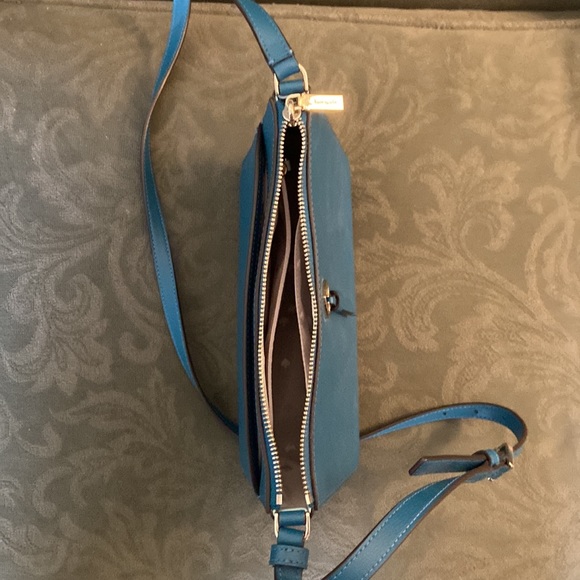 Women’s kate spade bag used only twice. - Picture 6 of 11